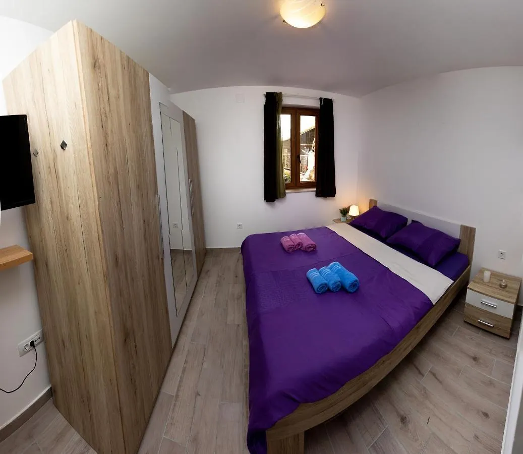 Seaside Apartment Anton Baska  0*, Baska (Krk) Croatia